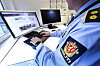 Illustrasjonsbilde av politiet i arbeid. Et nytt verktøy for patruljering på åpne sosiale medier har fått veiledning fra Datatilsynet.