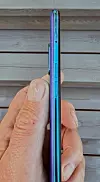 Tynn: Nye Nord CE 5G fra OnePlus har slanket seg mye og blitt lettere sammenliknet med forrige modell. Foto: Odd Richard Valmot
