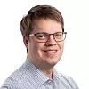 Jan William Johnsen har en doktorgrad i digital etterforskning (2022) og forsker på informasjonssikkerhet ved NTNU i Gjøvik. Foto: NTNU