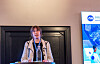 Hilde Thunem, administrerende direktør i Norid forteller at de nå frislipper to korte domener som har vært låst i over 20 år. Bildet er fra et på Norid Internettforum 2022.