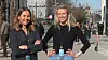 Datascientist Anne Line Stampe og prosjektleder for utdanningsløpet Iselin Sommereng utenfor Dnb-bygget i Barcode.