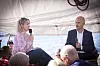 Digitaliseringsminister Karianne Tung sa at hun sto fast på bredbåndsmålet da hun ble «grillet» av Nkom-direktør John-Eivind Velure ombord på SS Solrik under Arendalsuka 12. august. Men da var ikke regjeringens budsjettkonferanse avholdt.