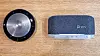 Klar tale: Det å bruke mobilen som høyttalende telefon i et møte er ikke noe særlig. Batteridrevne Bluetoothhøyttalere hjelper veldig godt i begge ender av samtalen.