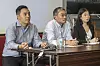 Utdypet med pressen: Eric Zhou Chen, som er plansjef på Kirinteamet og Fellow Ai Wei som er strateg innen chipset og hardwareteknolog, sammen med en PR-dame fortale overaskende åpent om den nye Kirin-prosessorens nye egenskaper. Foto: Odd Richard Valmot