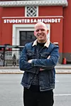 Leder Jonas Strøm Scheie er storfornøyd med at IT-sikkerheten på Samfundet får seg en sjekk. Foto: Oskar Hadders/Under Dusken