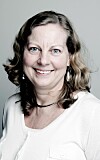 Telenor Norge-sjef Berit Svendsen tjener godt på å ta mer av mobiltelefonsalget gjennom egne kanaler. I tillegg har selskapet strammet inn på forsikringsutbetalinger og feilretting.
