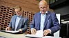 Nå har DNB og UiO skrevet under på samarbeidsavtale. Konserndirektør for IT i DNB, Alf B. Otterstad og Morten Dæhlen, dekan ved Det matematisk- naturvitenskaplige fakultet, UIO.
