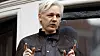 Julian Assange har sittet i eksil i Ecuadors ambassade i London siden 2012. Ecuadors president anklager WikiLeaks-grunnleggeren for å bryte vilkårene for eksiloppholdet.