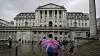 En rekke selskaper både i USA og Storbritannia forsøker å finne ut hvordan de skal greie seg etter at Silicon Valley Bank ble stengt av amerikanske myndigheter fredag. Banken har et britisk datterselskap. Bildet er av Bank of England, sentralbanken i London.