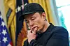 Starlink-eier SpaceX er kontrollert av Elon Musk. Her er han avbildet under en pressekonferanse i Det hvite hus.