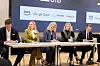 DFØ, ved direktør Nina Kulås (i midten), inviterte Microsoft, AWS, Google, IBM og Oracle til å levere tilbud. Microsoft trakk seg, de andre får nå del i milliardavtalen. Foto: DFØ/ Malin Rasch Norberg