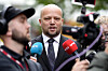 Finansminister Trygve Slagsvold Vedum (Sp) går fra Finansdepartementet til Stortinget før fremleggelsen av statsbudsjettet for 2025. Foto: Fredrik Varfjell / NTB
