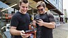 Brødrene Jon og Ryan Edmonds fra Arkansas i USA ser ut til å kose seg med nye Pokémon Go. Et spill der du kan 'fange' figurer som opptrer i liksom-virkelighet ved hjelp av smartelefonens kamera og GPS.