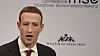 Facebook-sjef Mark Zuckerberg skal vise vei ved å jobbe hjemmefra de neste seks månedene, og selskapets fulltidsansatte får også fortsette med hjemmekontor.