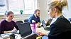Lærerne Mari Sveen (f.v), David Eika og Maren Sommerhill forbereder hjemmeundervisning for elevene på Bygdøy skole. Regjeringen har valgt å stengte skoler i forbindelse med utbrudd av Covid-19-viruset.