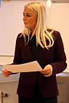 Stina Birkeland forteller at norske byer er høyt oppe på listen over verdens smarteste, fordi vi har god infrastruktur som gjør at man kan bygge digitale og integrerte tjenester. Foto: Sarah McDonald Gerhardsen