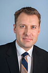 Severin Roald går fra stillingen som informasjonssjef i Aker Solutions til å bli kommunikasjonsdirektør i Netcom/TeliaSonera Norge.
