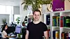 Max Schrems er del av den østerrikske personvernorganisasjonen NOYB. De har klaget inn EU-kommisjonen til EUs datatilsyn for bruk av mikromålrettet reklame basert på politisk og religiøst syn.