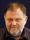 Forteller om press: Jan Arild Audestad har mer enn 40 års erfaring innen telekommunikasjon. Bilde: Høgskolen i Gjøvik