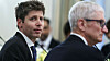 Open AI-sjef Sam Altman (t.v.) og nå avtroppende Apple-sjef Tim Cook er i en feide om bedriftshemmeligheter.