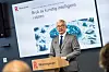 Riksrevisor Karl Eirik Schjøtt-Pedersen presenterte i september i fjor en rapport om statlige virksomheters bruk av kunstig intelligens. Sigrun Aasland og Karianne Tung skriver at KI må redusere ulikhetene i samfunnet. Foto: Thomas Fure/NTB