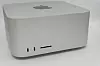 Fremsiden av Mac Studio har to Thunderbolt 4 porter og en minnekortleser som støtter SDXC (UHS-II). Den billigere maskinen med M1 Max (ikke Ultra) har USB-C 0 Gbps-porter i stedet for Thunderbolt. Foto: Oskar Hope-Paulsrud