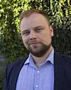 – Vi visste at det ville komme nye cyberangrep fra russerne, for vi opplevde det samme i 2007, sier Kristjan Järvan. Foto: Marius B. Jørgenrud
