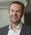 GIR ROS TIL REGJERINGEN: – Et usikkerhetsmoment er fjernet, sier Henning Lunde i Telia. Bilde: Pressefoto