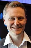 Forskningsdirektør Bjørn Taale Sandberg i Telenor tror det blir enda viktigere for mobilnett i utviklingsland å spare strøm på basestasjonene.