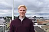 Nikolaus Engh begynner på sisteåret av sin mastergrad i informatikk ved UiB. For ham var det viktig å finne en arbeidsgiver med sterk faglig kompetanse, og et ungt og sosialt miljø: – Jeg tror det å ha sommerjobb er en gyllen mulighet for både å lære veldig mye, utforske plasser å bo, og bli bedre kjent med bedrifter, sier han. Foto: Computas