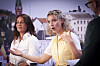 Digitaliserings- og forvaltningsminister Karianne Tung sier at endringen av ansvarsområder vil gi bedre muligheter til å utnytte den tette koblingen som nytt nødnett vil ha til mobilnettene. Her fotografert under Arendalsuka 2025 i en debatt med blant andre Telenor Norge-sjef Birgitte Engebretsen (til venstre).