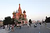 VEKK FRA ANDROID OG IOS: Russland utvikler sitt eget alternativ, basert på finske Sailfish. Bildet viser den vakre Vasilij-katedralen i Moskva, midt mellom Den røde plass og Kreml, som er et av de meste kjente landemerkene i Russland.