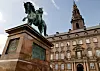 Mannen som er tiltalt for besittelse av overgrepsmateriale mot barn, er tidligere minister. Bildet er fra Christiansborg slott, som huser det danske Folketinget.
