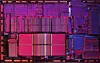 1989: Intel 80486 var den første prosessoren som hadde mer enn én million transistorer. Den ble produsert på 1 mikrometer, og senere krympet til 0,6 mikrometer.