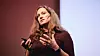 Mari Heibø-Bagheri i Accenture under en presentasjon på Digital 2019-konferansen.