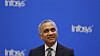 Konsernsjef Salil Parekh blir anklaget for å ha blåst opp regnskapene til Infosys, som faller tungt på børs. Selskapets styreleder varsler full granskning av de påståtte mislighetene.