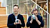 Kristian Hestmann er produktutvikler og Jens Braathen er daglig leder i Nöffe. Selv om produktet i utgangspunktet er tiltenkt barn, er det tydelig at også de to gründerne har utviklet et nært forhold til sine firbeinte venner.