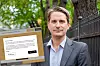 Forbrukerrådets Finn Myrstad oppdaget en samtykkeboks som fanget oppmerksomheten da han skulle hjelpe en venn med å få skiftet dekk på bilen.