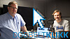 Simen Sommerfeldt (til venstre) i Bouvet er gjest i denne episoden der vi snakker om programmering for barn og Lær Kidsa Koding-initiativet. Til høyre programleder Marius Jørgenrud.