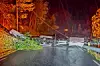 Stormen Amy førte til utfall for både kraftnett og mobildekningen. Her et bilde av en mobilmast i Aurland som har blåst ned og falt over veien.