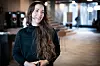 – Stress er vår verste fiende. Jeg er derfor opptatt av at folk ikke skal ta ting på jobben så seriøst, sier Linn-Tove Frostmo Vindsnes. Foto: Eirik Helland Urke