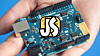 Arduino 101, her i den internasjonale Genuino 101-utgaven, er blant enhetene som JerryScript nå kan kjøres på.