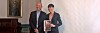 Lysne overrakte utvalgets innstilling til forsvarsminister Ine Marie Eriksen Søreide.