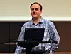 Sebastian Bergmann fortalte om historien til PHPUnit og andre testverktøy for PHP. Han kom også med en del råd om hvordan man relativt enkelt kan komme i gang med slik testing. Bilde: Harald Brombach