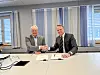 For en uke siden signerte Forsvarsmateriells direktør for IKT-kapasiteter, Eiliv Ofigsbø (t.v.), og Northcoms administrerende direktør Bjørn Windfelt en rammeavtale om levering av kommunikasjonsutstyr til Forsvaret. Ti dager før avtalen var i boks, ble Forsvarsmateriell (FMA) felt for ulovlig kjøp av radioer fra selskapet.