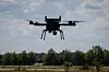 Den KI-drevne dronen fra selskapet Swarmer, flyvende i Kyiv-regionen.