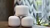 Google Nest Wifi. Det følger med to enheter i pakken, men vi fikk også med et tredje aksesspunkt til test.