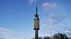 Det er ikke lenger bruk for Tryvannstårnet. Oslos kanskje mest kjente landemerke kan forsvinne fra hovedstadens skyline. Det utelukkes ikke at tårnet kan bli revet. Da FM-nettet ble slukket var det også slutt for de tekniske installasjonene i Tryvannstårnet, som står plantet på et høydedrag 500 meter over hovedstaden. Turistene takket for seg i 2004, og i årenes løp har tårnet også mistet de fleste andre funksjoner. Illustrasjonsfoto.