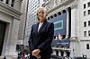 Meg Whitman avbildet foran berømte Wall Street på den historiske dagen 2. november 2015, da HP ble delt opp i to nye børsnoterte teknologiselskaper.