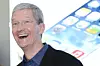 Apple-sjef Tim Cook på besøk i Kina i januar i år, et marked der selskapet gjør det stadig bedre.